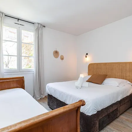 2 Bdrs & Parking In The Old Town ! Apartment *