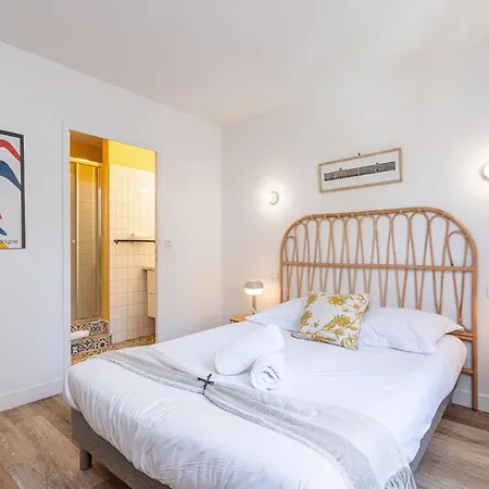 Apartment 2 Bdrs & Parking In The Old Town ! *