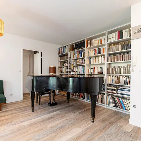 2 Bdrs & Parking In The Old Town ! Apartment *