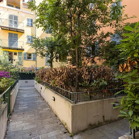 Apartment 2 Bdrs & Parking In The Old Town !
